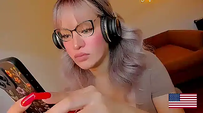 Snapshot of GiftedGirl4u chatting on March 18, 2025, 6:39 am GiftedGirl4u online show from March 18, 2025, 6:39 am