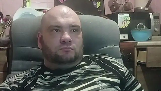 scuban87 online show from March 31, 2026, 11:29 pm