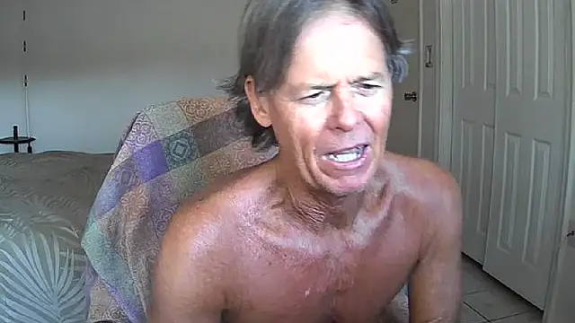 nakeedcowboi65 online show from May 15, 2026, 11:58 pm