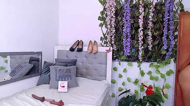 Snapshot of sweet_brunette19 chatting on February 13, 2025, 12:13 am sweet brunette19 online show from February 13, 2025, 12:13 am