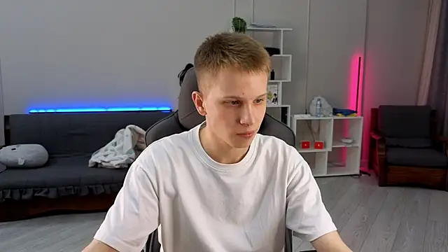 Snapshot of arlekincrop chatting on September 23, 2025, 4:47 pm arlekincrop online show from September 23, 2025, 4:47 pm