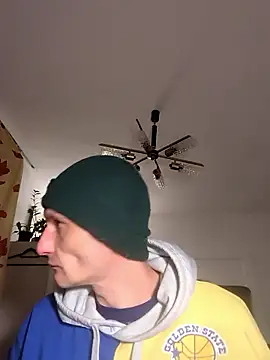 Snapshot of maciej chatting on January 11, 2026, 3:52 pm maciej online show from January 11, 2026, 3:52 pm