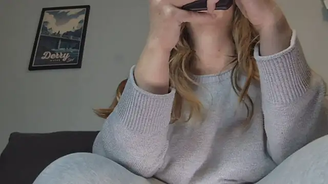 Snapshot of MissMera chatting on December 12, 2024, 7:52 am MissMera online show from December 12, 2024, 7:52 am