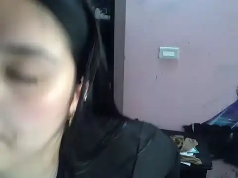 Snapshot of sara_110323 chatting on November 27, 2025, 5:46 pm sara 110323 online show from November 27, 2025, 5:46 pm