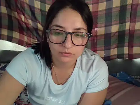 Snapshot of sara_110323 chatting on March 10, 2026, 8:57 pm sara 110323 online show from March 10, 2026, 8:57 pm