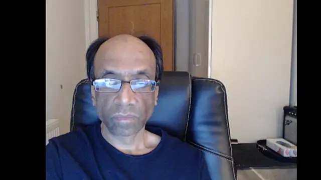 Snapshot of rauncher1 chatting on April 28, 2026, 10:25 pm rauncher1 online show from April 28, 2026, 10:25 pm