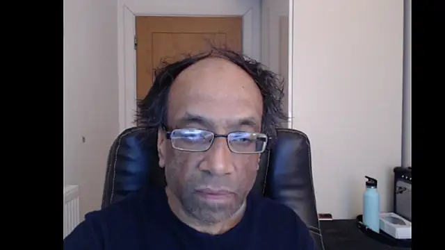 Snapshot of rauncher1 chatting on May 17, 2026, 9:20 am rauncher1 online show from May 17, 2026, 9:20 am