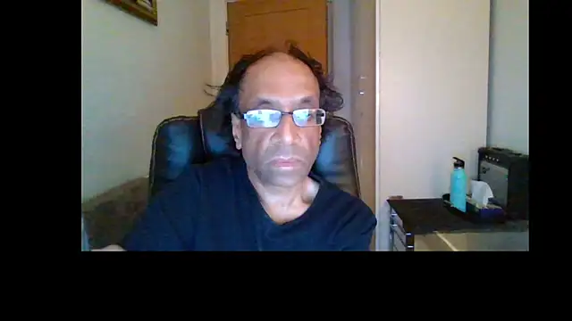 Snapshot of rauncher1 chatting on July 12, 2026, 11:05 pm rauncher1 online show from July 12, 2026, 11:05 pm