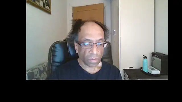 Snapshot of rauncher1 chatting on May 16, 2026, 8:35 am rauncher1 online show from May 16, 2026, 8:35 am