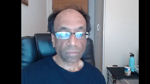 Snapshot of rauncher1 chatting on April 30, 2026, 10:55 am rauncher1 online show from April 30, 2026, 10:55 am