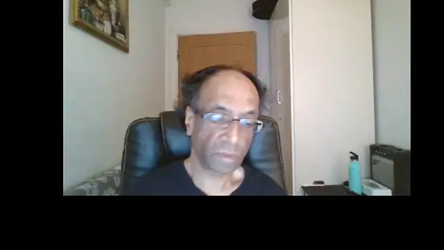 Snapshot of rauncher1 chatting on May 9, 2026, 8:39 am rauncher1 online show from May 9, 2026, 8:39 am