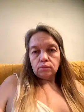 Snapshot of Susanel chatting on November 13, 2025, 11:58 am Susanel online show from November 13, 2025, 11:58 am