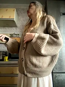 Snapshot of Susanel chatting on October 26, 2025, 12:05 pm Susanel online show from October 26, 2025, 12:05 pm