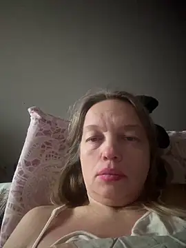 Snapshot of Susanel chatting on November 22, 2025, 11:31 am Susanel online show from November 22, 2025, 11:31 am