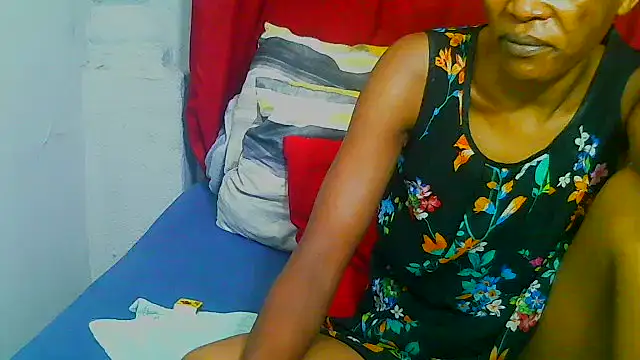 Snapshot of freaky_naughty chatting on December 18, 2025, 1:15 pm freaky naughty online show from December 18, 2025, 1:15 pm