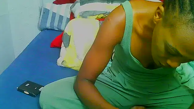 Snapshot of freaky_naughty chatting on December 20, 2025, 12:19 pm freaky naughty online show from December 20, 2025, 12:19 pm