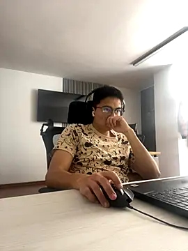 Snapshot of jean283829 chatting on December 3, 2025, 3:44 pm jean283829 online show from December 3, 2025, 3:44 pm