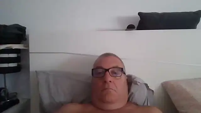 Snapshot of vergatugablogspot chatting on August 4, 2026, 5:06 pm vergatugablogspot online show from August 4, 2026, 5:06 pm