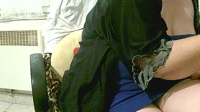 Snapshot of douceur63 chatting on October 9, 2025, 11:11 am douceur63 online show from October 9, 2025, 11:11 am