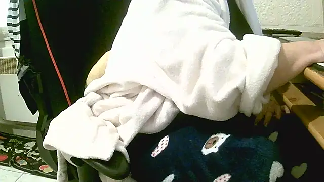 Snapshot of douceur63 chatting on March 27, 2026, 11:11 am douceur63 online show from March 27, 2026, 11:11 am