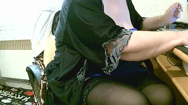 Snapshot of douceur63 chatting on May 16, 2026, 10:36 am douceur63 online show from May 16, 2026, 10:36 am