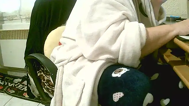 Snapshot of douceur63 chatting on March 25, 2026, 11:31 am douceur63 online show from March 25, 2026, 11:31 am