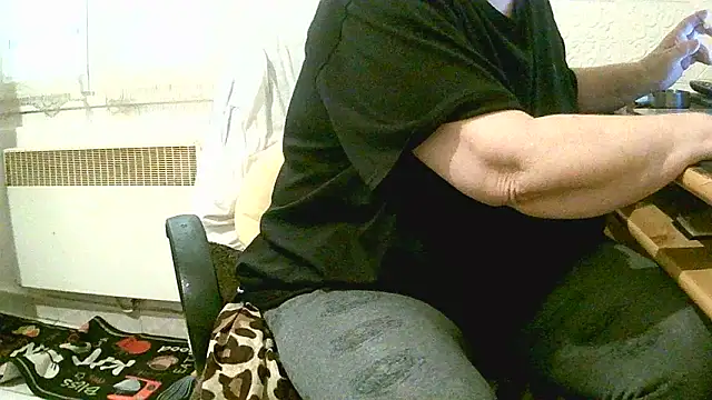 Snapshot of douceur63 chatting on April 11, 2026, 10:52 am douceur63 online show from April 11, 2026, 10:52 am