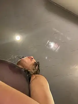 SQUIRTINGQUEEN11 online show from March 30, 2026, 2:24 am