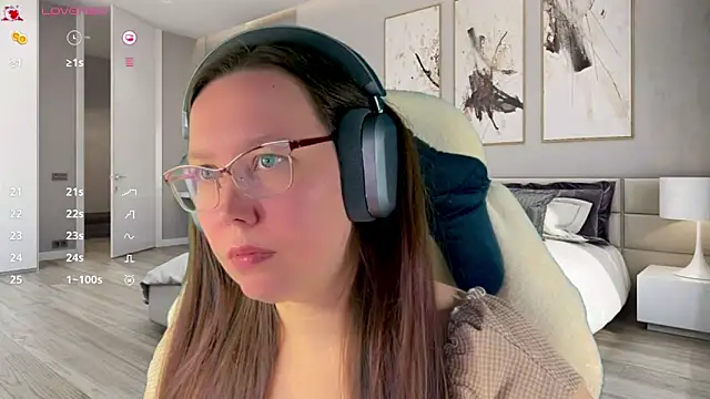 Victoria Romans online show from April 21, 2026, 5:08 pm