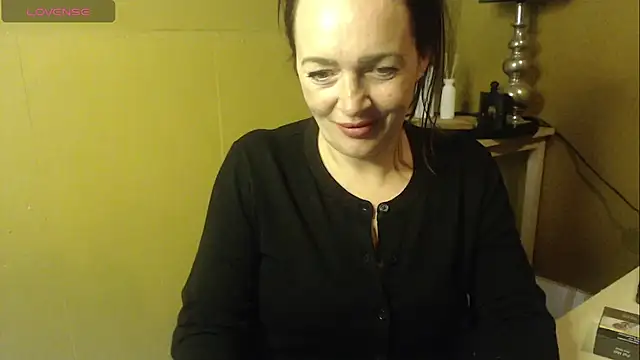 Snapshot of cloe85nl chatting on March 17, 2026, 12:52 pm cloe85nl online show from March 17, 2026, 12:52 pm