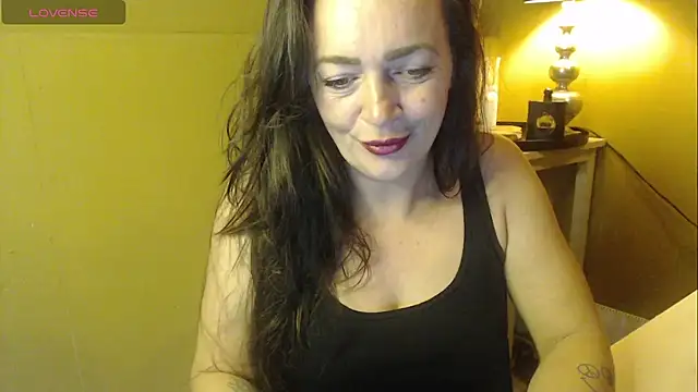 Snapshot of cloe85nl chatting on March 12, 2026, 8:18 am cloe85nl online show from March 12, 2026, 8:18 am