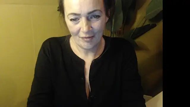 Snapshot of cloe85nl chatting on December 1, 2025, 7:26 pm cloe85nl online show from December 1, 2025, 7:26 pm