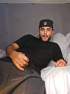 gardy8585 online show from December 17, 2024, 6:53 pm