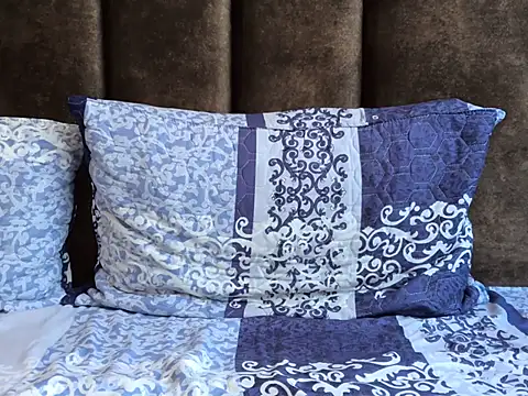 Snapshot of brownie_cake_cb chatting on September 14, 2025, 5:30 am brownie cake cb online show from September 14, 2025, 5:30 am