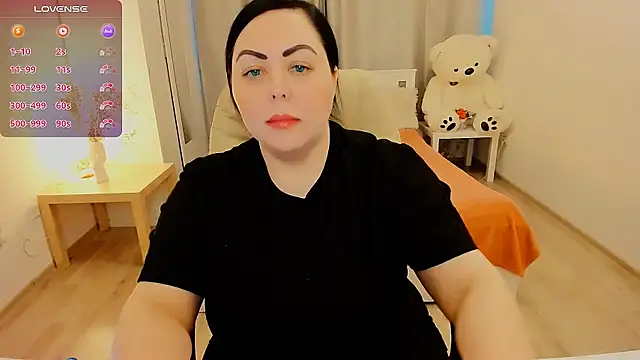 Nina Hopper online show from January 13, 2026, 12:42 pm