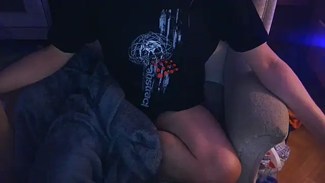 Snapshot of hardcap chatting on October 9, 2025, 9:04 pm hardcap online show from October 9, 2025, 9:04 pm