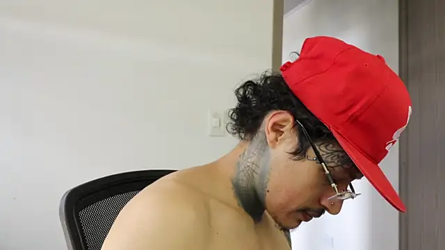 Snapshot of trieone chatting on September 25, 2025, 5:52 pm trieone online show from September 25, 2025, 5:52 pm