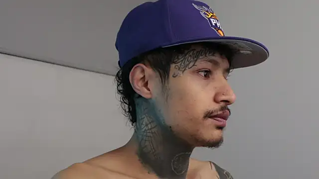 Snapshot of trieone chatting on February 25, 2025, 10:59 am trieone online show from February 25, 2025, 10:59 am