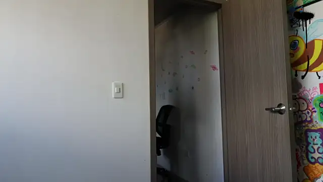 Snapshot of trieone chatting on September 26, 2025, 9:43 pm trieone online show from September 26, 2025, 9:43 pm