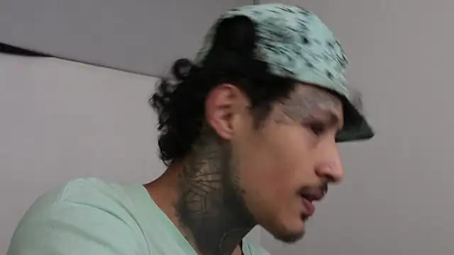 Snapshot of trieone chatting on March 20, 2025, 2:19 am trieone online show from March 20, 2025, 2:19 am