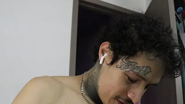 Snapshot of trieone chatting on October 22, 2025, 1:38 am trieone online show from October 22, 2025, 1:38 am