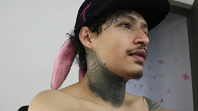 Snapshot of trieone chatting on October 26, 2025, 1:50 am trieone online show from October 26, 2025, 1:50 am