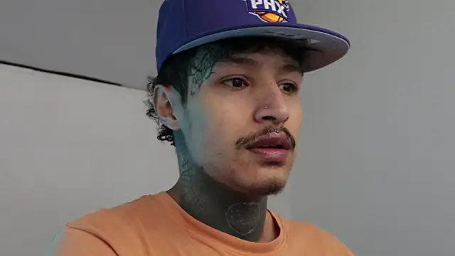 Snapshot of trieone chatting on February 15, 2025, 4:36 am trieone online show from February 15, 2025, 4:36 am