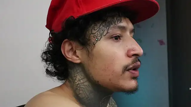 Snapshot of trieone chatting on October 3, 2025, 12:47 am trieone online show from October 3, 2025, 12:47 am