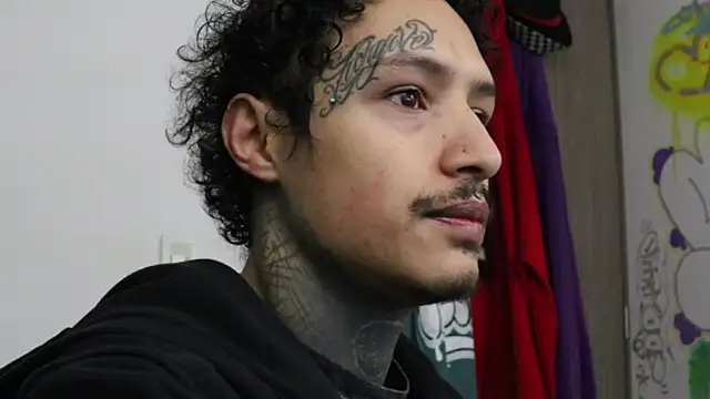 Snapshot of trieone chatting on October 30, 2025, 8:56 am trieone online show from October 30, 2025, 8:56 am