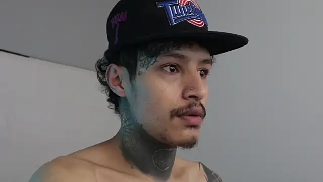 Snapshot of trieone chatting on February 26, 2025, 2:59 pm trieone online show from February 26, 2025, 2:59 pm