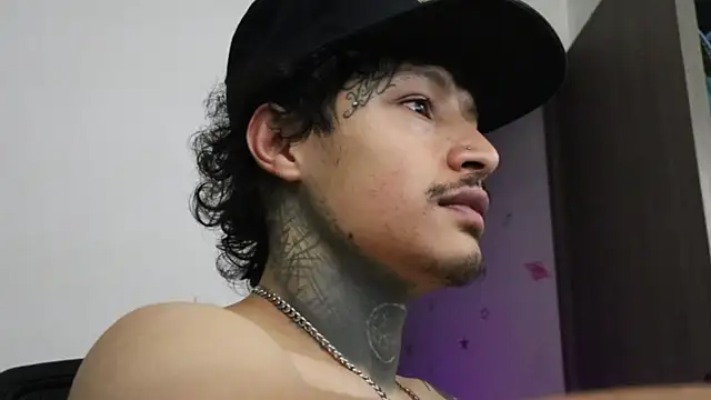 Snapshot of trieone chatting on October 16, 2025, 11:13 pm trieone online show from October 16, 2025, 11:13 pm