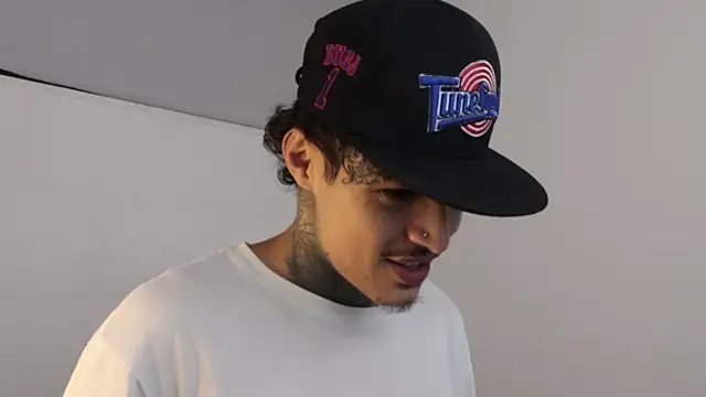 Snapshot of trieone chatting on March 4, 2025, 7:30 am trieone online show from March 4, 2025, 7:30 am