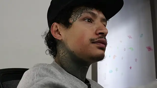 Snapshot of trieone chatting on October 20, 2025, 12:06 pm trieone online show from October 20, 2025, 12:06 pm