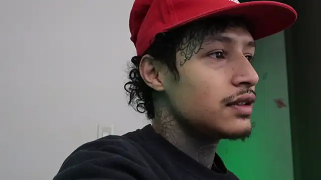 Snapshot of trieone chatting on December 15, 2025, 10:43 am trieone online show from December 15, 2025, 10:43 am